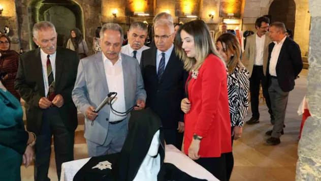 Başkan Yalçın, Çerkes El Sanatları sergisini açtı