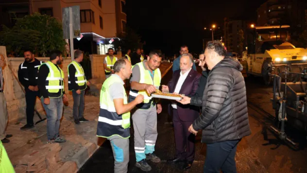 Başkan Yalçın Gece Mesaisinde : Talas'ta Asfalt Mesaisi Aralıksız Sürüyor