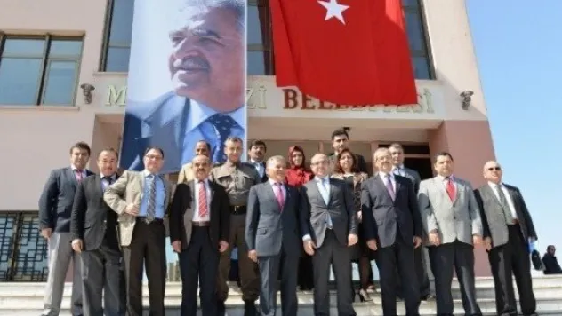 Başkan Büyükkılıç'ı İlk Tebrik Eden Kaymakam Erkaya Yırık Oldu 