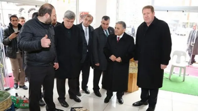 Başkan Dr. Memduh Büyükkılıç Köşk Mahallesi'nde