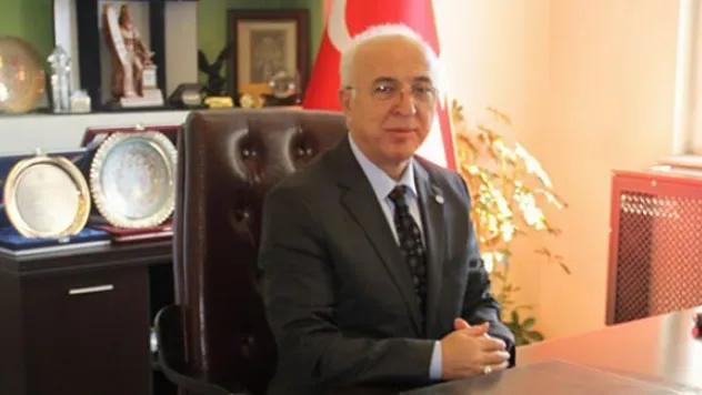 Başkan Hiçyılmaz İKV başkanlığına seçilen Zeytinoğlu'nu kutladı