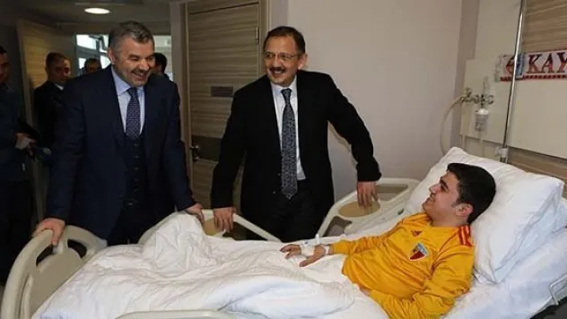 Başkan Özhaseki Hüseyin'i ziyaret etti