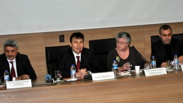 Başkanlık Sistemi Kayseri'de Tartışıldı