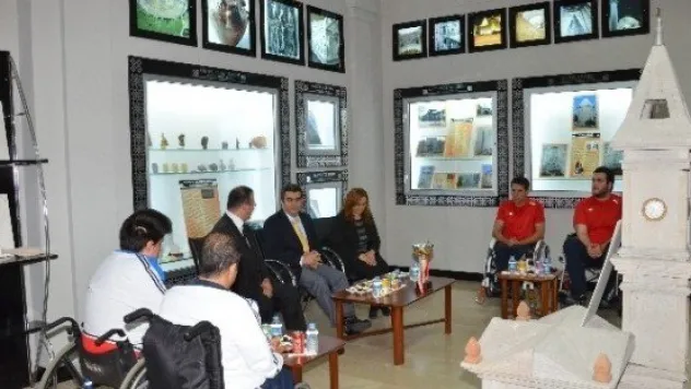 Bedensel Engellibasketbol Takımı'ndan Vali Düzgün'e Teşekkür Ziyareti 