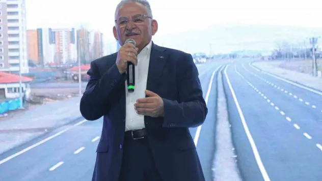 Berber ve kuaförler ile buluşan Başkan Büyükkılıç: 'Biz biriz, beraberiz'