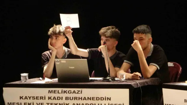 Bilgi yarışmasını 'Melikgazi Merkez Mesleki ve Teknik Anadolu Lisesi' kazandı