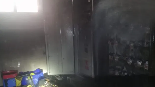 Binanın zemin katında çıkan yangın kontrol altına alındı