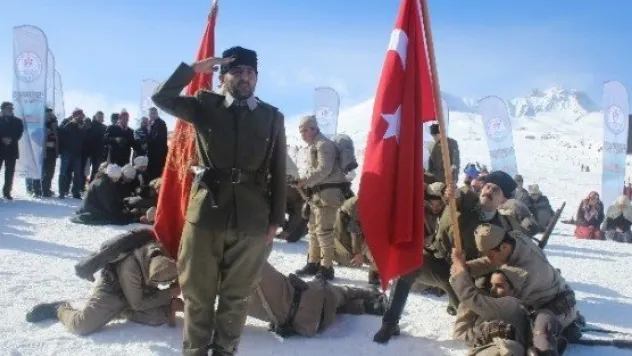 Binlerce Kişi 100. Yılında Sarıkamış Asrın Yürüyüşünde Erciyes'te Buluştu
