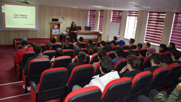 'Bir damla kan bin can' eğitimi ile öğrencilere farkındalık oluşturuldu