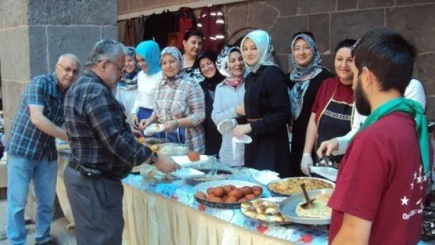 Birleşik Kafkas Derneği Kermesine Büyük İlgi