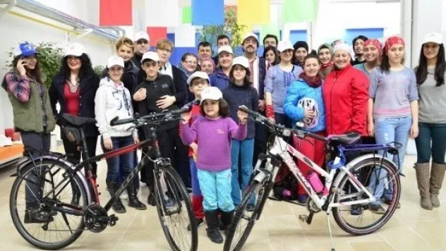 Bisikletçiler Agü'ye Pedal Çevirdi 