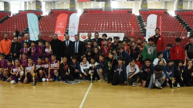 Bünyan Cennet Yiğit Ortaokulu yine şampiyon