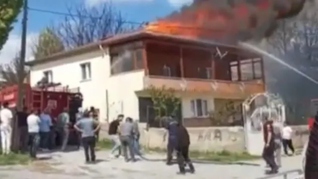 Bünyan'da çatıda çıkan yangın söndürüldü