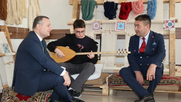 Bünyan Fen Lisesi'nde halı atölyesi ve kütüphane açıldı