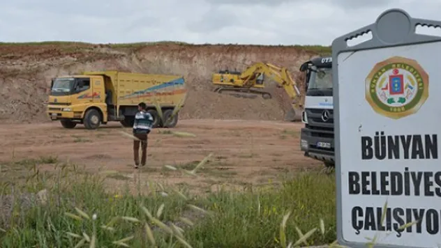 Bünyan Belediyesi ikinci halı saha için çalışmaları başlattı