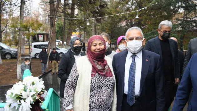 Büyükkılıç Develi'de kadınlarla buluştu