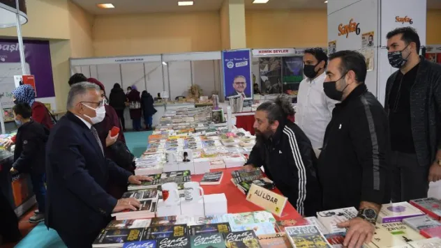 Büyükkılıç, kitap fuarından çağrıda bulundu