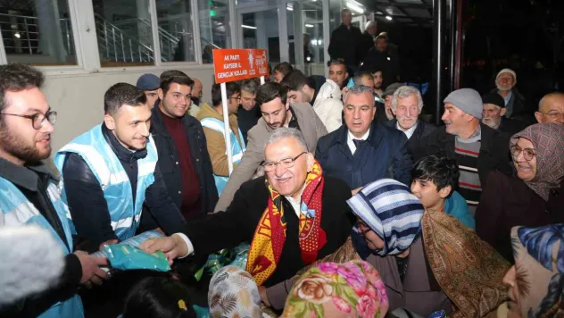 Büyükkılıç'tan teravih sonrası esnaf ziyareti