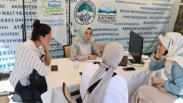 Büyükşehir 15 günde bin 500 öğrenciye ücretsiz danışmanlık hizmeti verdi