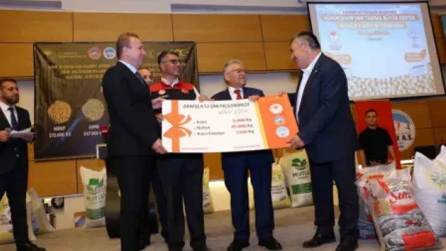 Büyükşehir 300 ton tohumluk nohut dağıttı