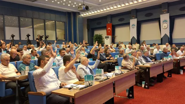 Büyükşehir Belediyesi'nden Sivas'a kamyonet hibesi