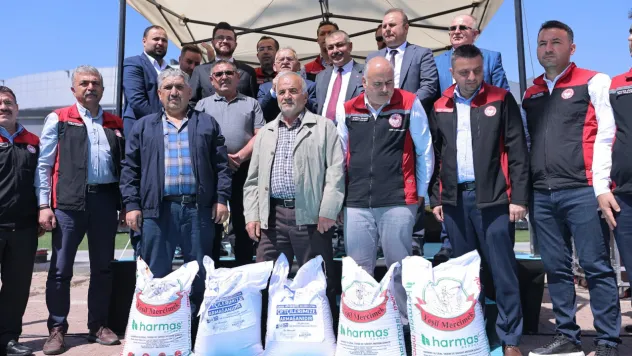 Büyükşehir Belediyesi'nden üreticilere 238 ton tohum desteği