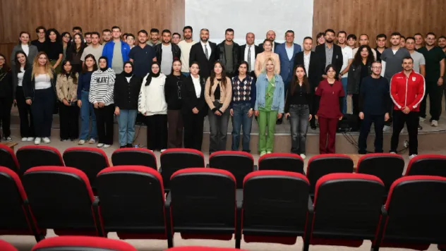 Büyükşehir'den Yeni Öğrencilere Oryantasyon Semineri