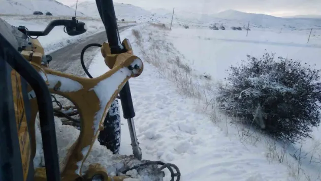 Kardan kapanan 256 kilometrelik yol ulaşıma açıldı