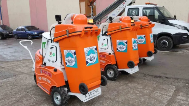 Büyükşehir, parkları yüzde yüz yerli ve elektrikli süpürge makinesi ile süpürecek