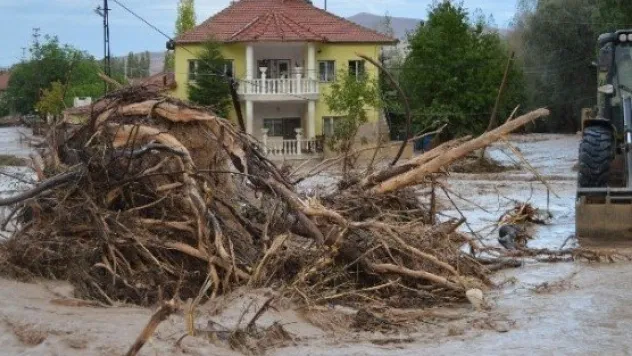 Büyükşehir, Sarıoğlan'da Yara Sarıyor 