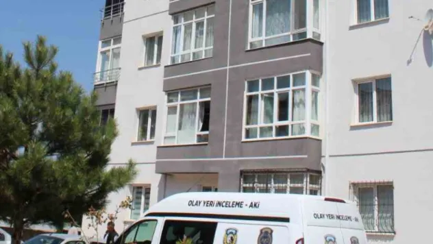 Cam Silerken Düşen Kadın Ağır Yaralandı