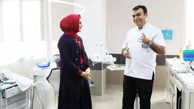 Çamaşır suyuyla 'Hollywood gülümsemesi' olmaz!