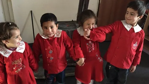 Çarşı'dan köy okullarına yardım