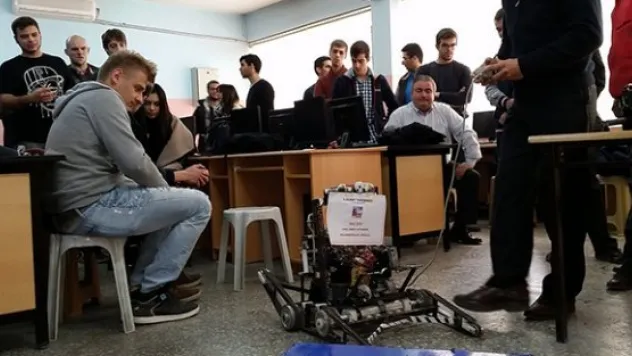 Kayserili gençler, Avrupalı öğrencilere robot eğitimi verdi