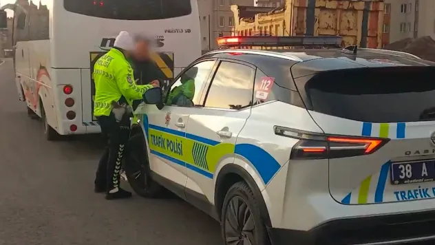 Cep telefonu kullanımına 569 ceza kesildi