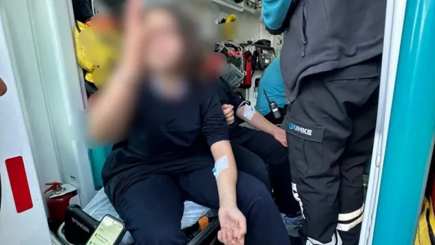 Çiğ köfte yedikten sonra rahatsızlanan 8 öğrenci hastaneye kaldırıldı