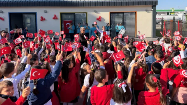 Çocuk Kütüphanesi'nde Cumhuriyet Coşkusu