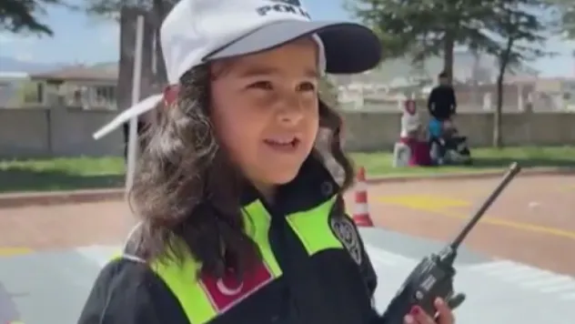 Çocuklar trafik polisi oldu, denetimlere katıldı