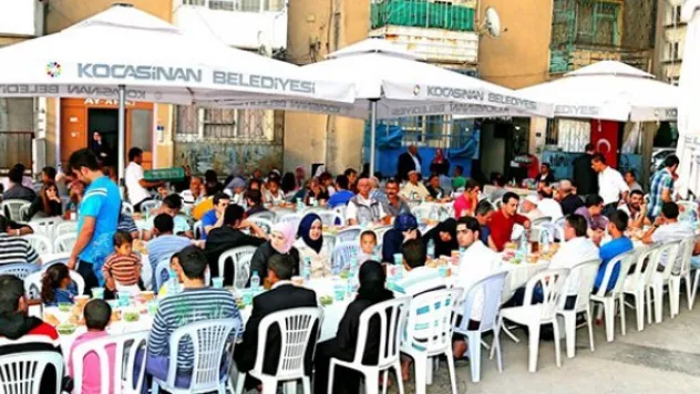 Çolakbayrakdar'dan mahalle sakinlerine iftar