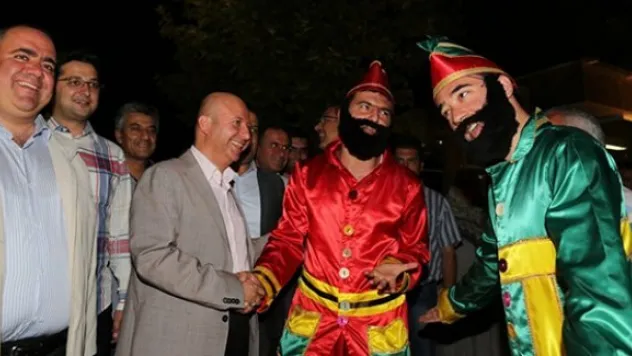 Çolakbayrakdar, &quotRamazan Sokağı Renk Katıyor&quot