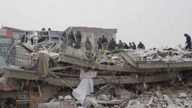 Cumhurbaşkanı Yardımcısı Oktay: '284 vefatımız, 2 bin 323 yaralımız ve bin 710 yıkılan binamız var'