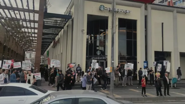 Cumhuriyet Meydanı'nda Vicdan Nöbeti: Gazze İçin 6 Aydır Süren Boykot Eylemi