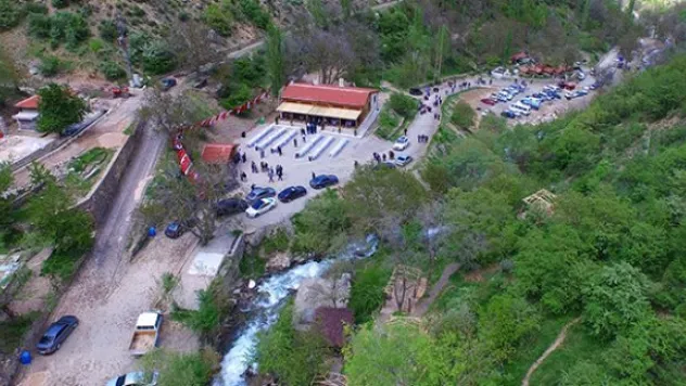 Derebağ Şelalesi yeni yüzüyle ziyaretçilerini bekliyor