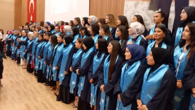 Develi Hüseyin Şahin MYO'da mezuniyet ve Şed Bağlama töreni düzenlendi