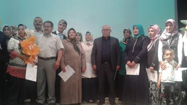 Develi'de aile eğitimi alan ailelere sertifikaları verildi