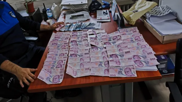 Dilencilere geçit yok: Üzerinden çıkan 12 bin 200 liraya el konuldu