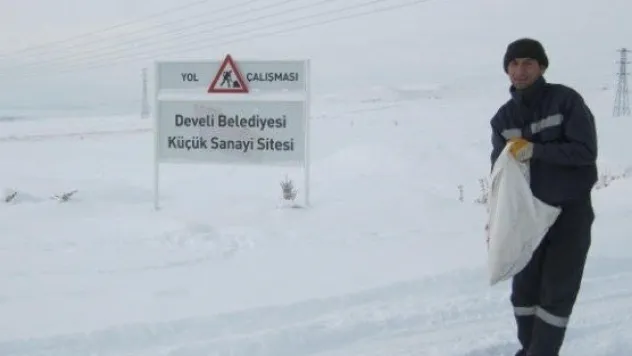 Doğada Yaşayan Hayvanlar İçin Yem Bırakıldı 