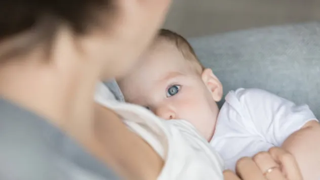 'Doğru teknikle yapılan silikon ameliyatı emzirmeye engel değil'