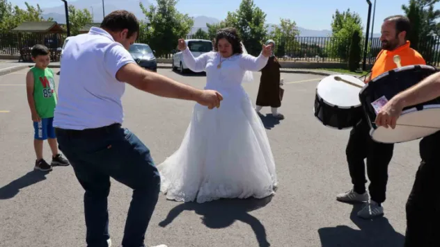 Down sendromlu Büşra'nın gelinlik hayali gerçek oldu