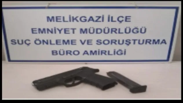 Düğünlerde 12 adet kurusıkı tabanca ve 7 adet tüfek ele geçirildi